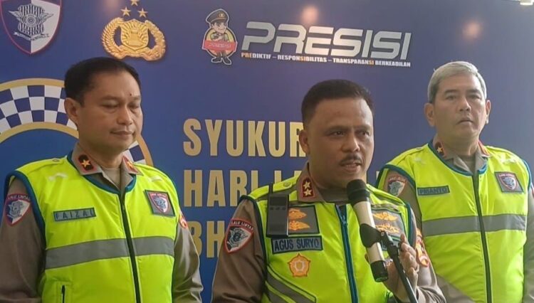 Korlantas Polri menghentikan sementara penggunaan sirine dan strobo sambil menunggu hasil evaluasi