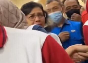 Viral di media sosial pemutusan hubungan kerja (PHK) massal di pabrik rokok PT Gudang Garam, Tuban, Jawa Timur. Kabar ini menghebohkan jagat maya. FOTO/Net. Ⓒ Hak cipta foto di atas dikembalikan sesungguhnya kepada pemilik foto