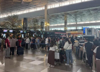Terminal 3 Keberangkatan internasional Bandara Soekarno Hatta pada Ahad siang 31 Agustus 2025 terpantau ramai dipadati penumpang yang akan berangkat ke luar negeri. FOTO/Tempo. Ⓒ Hak cipta foto di atas dikembalikan sesungguhnya kepada pemilik foto