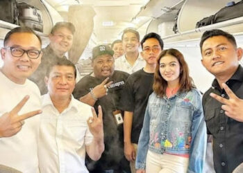 Guntur Romli Unggah Foto Gibran Bareng Silfester Matutina