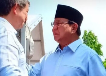 Adik kandung Presiden Prabowo Subianto, Hashim Djojohadikusumo (kiri). FOTO/Net. Ⓒ Hak cipta foto di atas dikembalikan sesungguhnya kepada pemilik foto