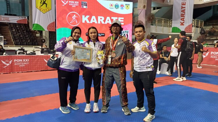 Faradila Adam, mahasiswi Program Studi Pendidikan Kepelatihan Olahraga (PKO), Universitas Negeri Gorontalo (UNG), yang berhasil meraih medali perunggu cabang olahraga karate. Pertandingan kelas Kumite Perseorangan -50 Kg Putri itu berlangsung di GOR Universitas Negeri Medan, Deli Serdang, Sumatera Utara, pada Rabu (19/9/2024). FOTO/Dok. Pribadi. Ⓒ Hak cipta foto di atas dikembalikan sesungguhnya kepada pemilik foto