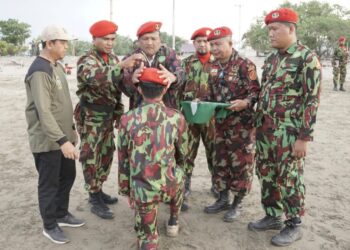 Pendidikan dan Latihan Dasar (DIKLATSAR) Komando Kesiapsiagaan Angkatan Muda Muhammadiyah (KOKAM) Nasional yang dilaksanakan oleh Pimpinan Daerah Pemuda Muhammadiyah Bireuen berakhir dan resmi ditutup pada Ahad 12 Oktober 2025, di Pantai Kuala Raja Kecamatan Kuala Kabupaten Bireuen. FOTO/Net. Ⓒ Hak cipta foto di atas dikembalikan sesungguhnya kepada pemilik foto