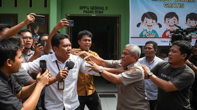 Demi Bongkar Fakta Keracunan MBG, Wartawan Malah Dicekek oleh Pegawai SPPG