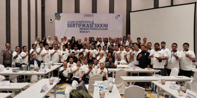 Ⓒ Hak cipta foto di atas dikembalikan sesungguhnya kepada sang pemilik foto Ⓒ Hak cipta foto di atas dikembalikan sesungguhnya kepada pemilik foto