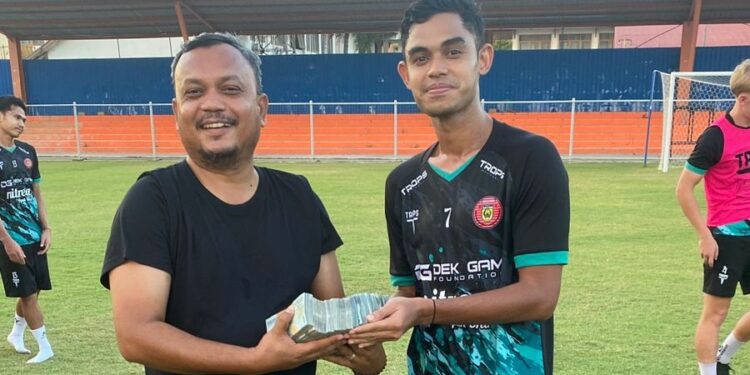 Ⓒ Hak cipta foto di atas dikembalikan sesungguhnya kepada sang pemilik foto Ⓒ Hak cipta foto di atas dikembalikan sesungguhnya kepada pemilik foto