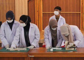 Mahasiswa UIN Ar-Raniry Belajar Restorasi Naskah Kuno di Museum Aceh