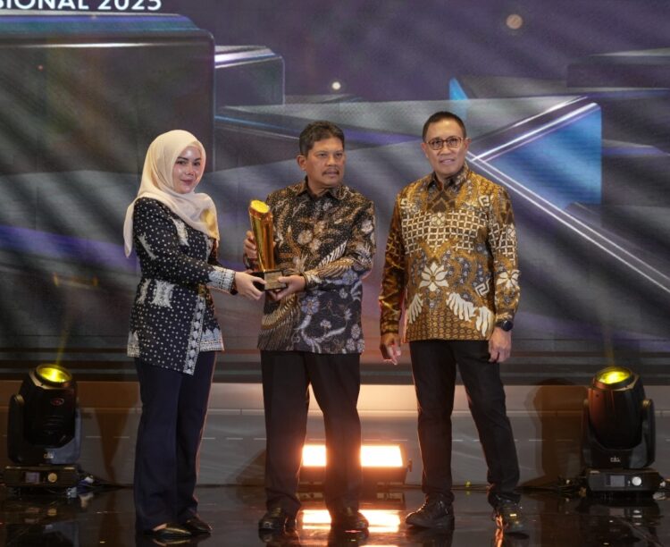 BPJS Kesehatan memberikan penghargaan kepada sejumlah fasilitas kesehatan di seluruh Indonesia, termasuk salah satu Puskesmas di Lamno Aceh Jaya, Puskesmas tersebut dinilai berkomitmen dalam menghadirkan layanan Jaminan Kesehatan Nasional (JKN) yang lebih baik. FOTO/Net. Ⓒ Hak cipta foto di atas dikembalikan sesungguhnya kepada pemilik foto