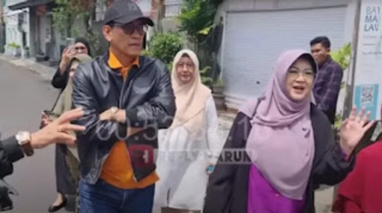 Refly Harun dan dr. Tifa saat berada di Solo. FOTO/Tangkapan Layar. Ⓒ Hak cipta foto di atas dikembalikan sesungguhnya kepada pemilik foto