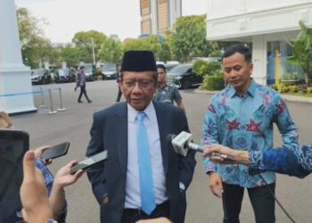 Roy Suryo Jadi Tersangka, Mahfud MD: Tuduhan Tidak Jelas, Pembuktian Ijazah Harusnya di Pengadilan