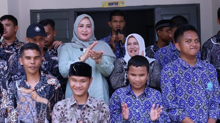 Kunjungi Panti Disabilitas, Ketua PKK Aceh: Mereka Berhak Bahagia dan Berkarya