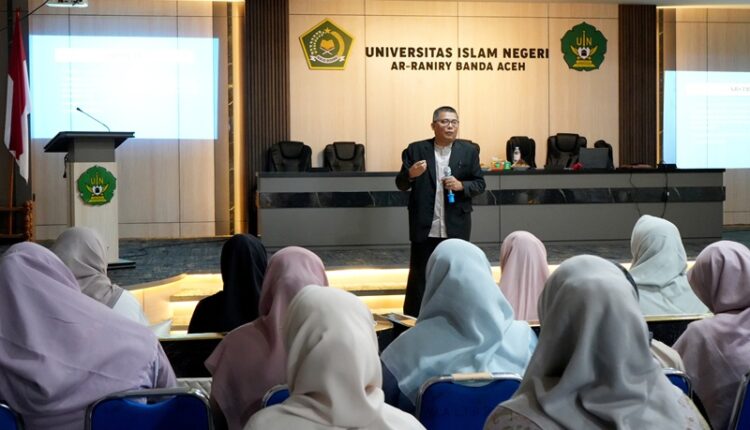 39 Dosen PTKIS Aceh Dilatih Menulis Artikel Ilmiah
