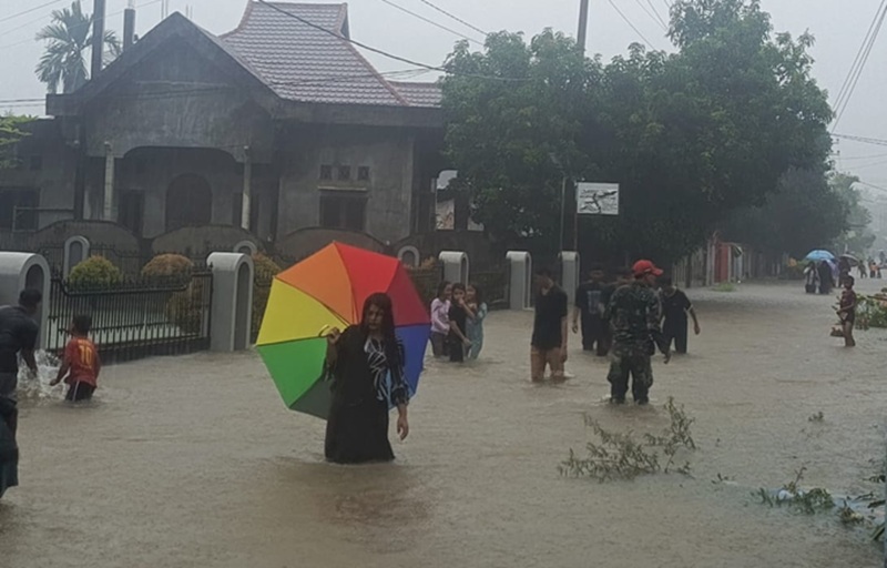 Status Siaga Darurat Banjir, Pangdam IM Perintahkan Prajurit Turun Bantu Warga Aceh Utara