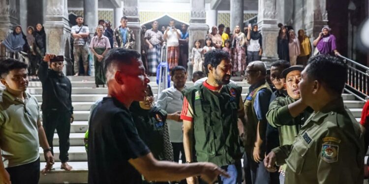 Ⓒ Hak cipta foto di atas dikembalikan sesungguhnya kepada sang pemilik foto Ⓒ Hak cipta foto di atas dikembalikan sesungguhnya kepada pemilik foto