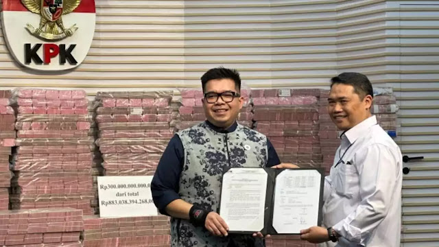 Terkuak! Uang Rp300 Miliar Dipamerkan KPK saat Jumpa Pers Ternyata Hasil Minjam ke Bank: Dipinjam Pagi, Dibalikin Sore
