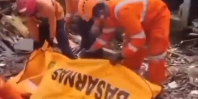 Ⓒ Hak cipta foto di atas dikembalikan sesungguhnya kepada sang pemilik foto Ⓒ Hak cipta foto di atas dikembalikan sesungguhnya kepada pemilik foto