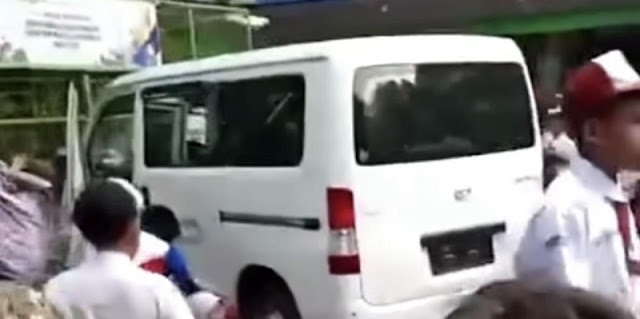 Ⓒ Hak cipta foto di atas dikembalikan sesungguhnya kepada pemilik foto Ⓒ Hak cipta foto di atas dikembalikan sesungguhnya kepada pemilik foto