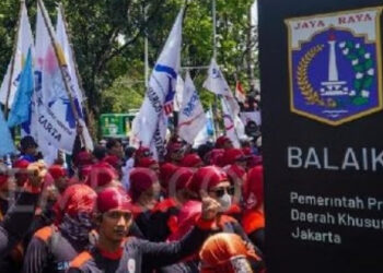 Buruh Menjerit Minta Gaji Rp6 Juta