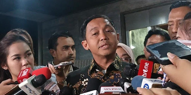 Ⓒ Hak cipta foto di atas dikembalikan sesungguhnya kepada sang pemilik foto Ⓒ Hak cipta foto di atas dikembalikan sesungguhnya kepada pemilik foto