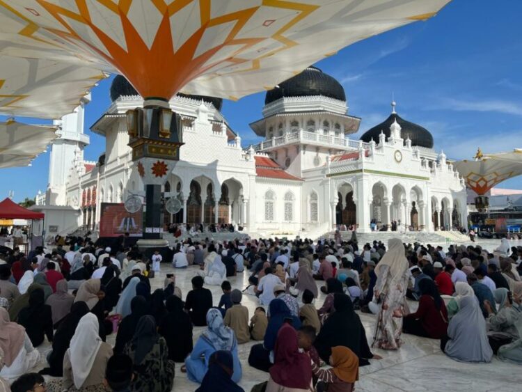 21 Tahun Tsunami Aceh, UAS Pimpin Doa Bersama Ratusan Warga di Masjid Raya Baiturrahman