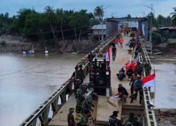 Jembatan Bailey Kuta Blang di Kabupaten Bireuen mulai hari ini, Sabtu (27/12/2025), sudah dapat dilewati kendaraan dan dipastikan pagi ini lalu lintas kembali lancar. FOTO/Dok. Istimewa. Ⓒ Hak cipta foto di atas dikembalikan sesungguhnya kepada pemilik foto