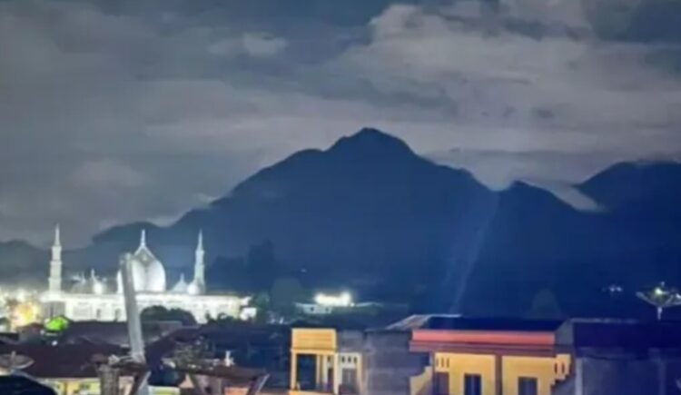 Ⓒ Hak cipta foto di atas dikembalikan sesungguhnya kepada pemilik foto Ⓒ Hak cipta foto di atas dikembalikan sesungguhnya kepada pemilik foto