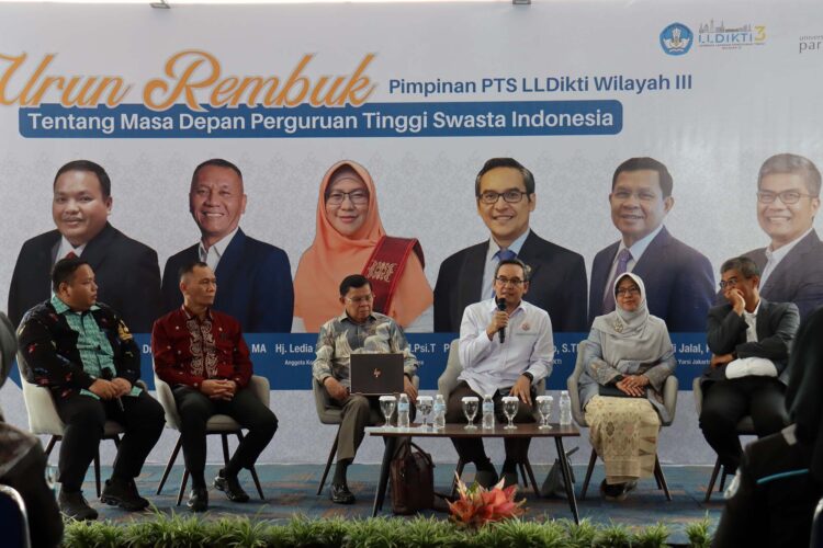 Urun Rembuk lldikti III Masa Depan PTS Indonesia. FOTO/Dok. Istimewa. Ⓒ Hak cipta foto di atas dikembalikan sesungguhnya kepada pemilik foto