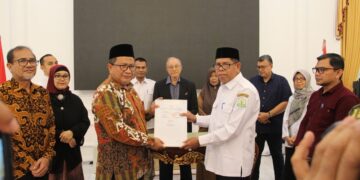 Ⓒ Hak cipta foto di atas dikembalikan sesungguhnya kepada sang pemilik foto Ⓒ Hak cipta foto di atas dikembalikan sesungguhnya kepada pemilik foto