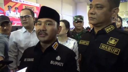 OTT KPK di Bekasi, Bupati Ade Kuswara Kunang Ikut Diamankan