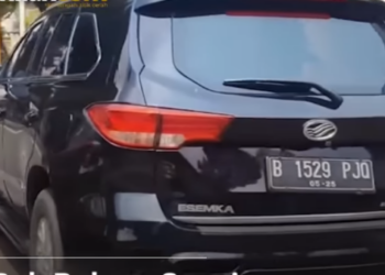 Bak Nemu Species Langka, Mobil Esemka Era Jokowi Kepergok Jalan di Jakarta, Netizen Kaget!
