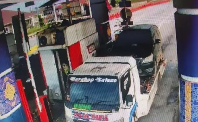 Ⓒ Hak cipta foto di atas dikembalikan sesungguhnya kepada pemilik foto Ⓒ Hak cipta foto di atas dikembalikan sesungguhnya kepada pemilik foto