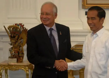 Eks PM Malaysia Najib Razak (kiri) Divonis Bersalah Selewengkan Dana Negara. FOTO/Net. Ⓒ Hak cipta foto di atas dikembalikan sesungguhnya kepada pemilik foto