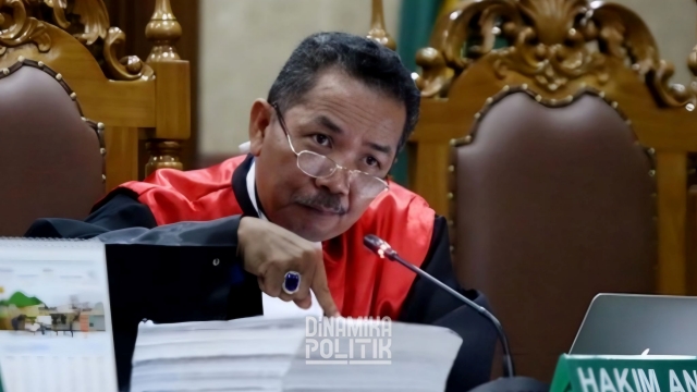 Ⓒ Hak cipta foto di atas dikembalikan sesungguhnya kepada pemilik foto Ⓒ Hak cipta foto di atas dikembalikan sesungguhnya kepada pemilik foto