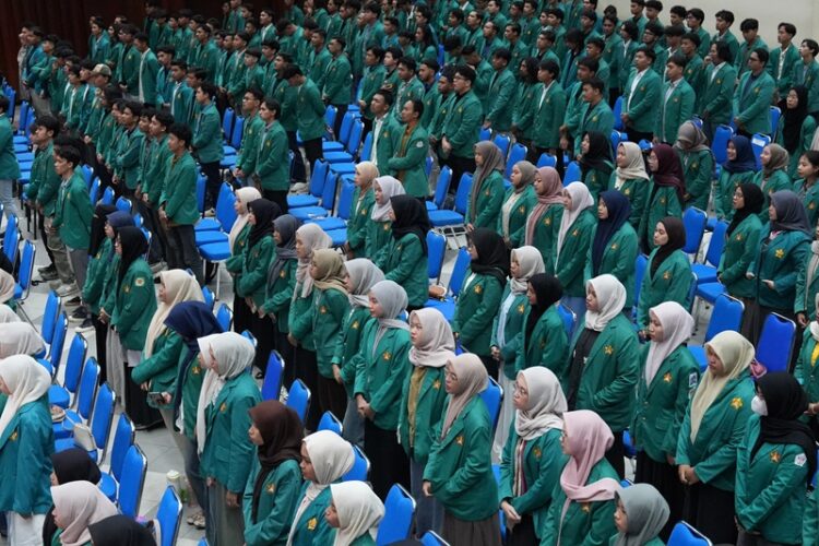 Sebanyak 1.050 mahasiswa Universitas Syiah Kuala (USK) mengikuti kegiatan Pembekalan Program Mahasiswa Berdampak Pemulihan Bencana Sumatera Tahun 2026 yang didanai oleh Direktorat Penelitian dan Pengabdian kepada Masyarakat (DPPM) Kemdiktisaintek. Pembekalan diselenggarakan oleh Lembaga Penelitian dan Pengabdian kepada Masyarakat (LPPM) USK, bertempat di Ruang Hall Gedung AAC Prof. Dayan Dawood, Darussalam, Banda Aceh, Kamis (29/1/2026). FOTO/Net. Ⓒ Hak cipta foto di atas dikembalikan sesungguhnya kepada pemilik foto