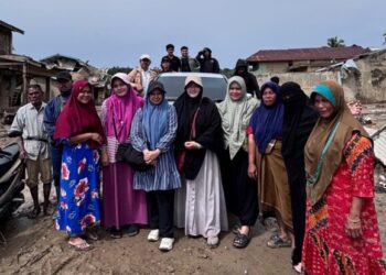Steling Sedekah Lhokseumawe (SSL) didirikan pada tgl 23 November 2018 yang beranggotakan Ummiyati, Anisa Farzana, Desi Mauliana, Agnes Octavianty, Eka H Putri, Putri Lawrena dan Ruri Chindriani. FOTO/Dok. SSL. Ⓒ Hak cipta foto di atas dikembalikan sesungguhnya kepada pemilik foto