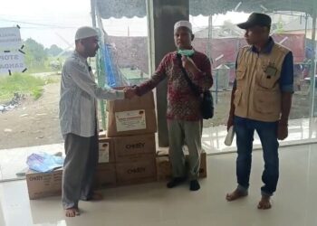 Warga Korban Banjir Gampong Meunasah Lhok Terima Bantuan Perlengkapan Sekolah dari PM3 München