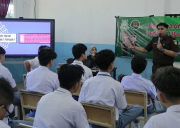 Jaksa Masuk Sekolah, Kejari Banda Aceh Edukasi Pelajar soal Ancaman Judi Online