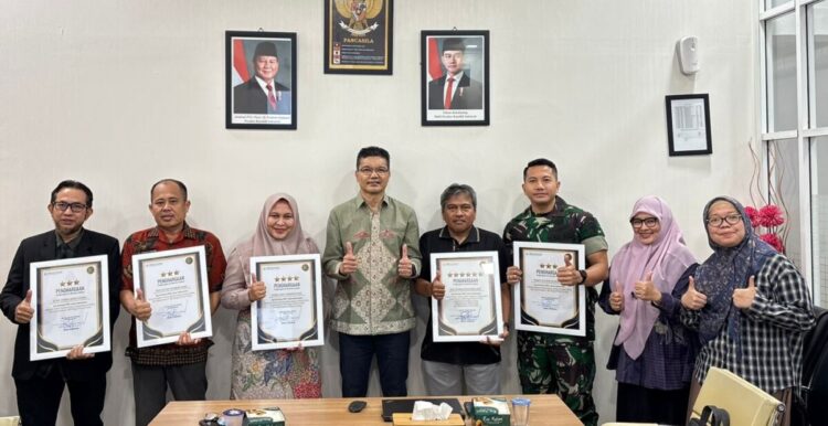 Ⓒ Hak cipta foto di atas dikembalikan sesungguhnya kepada pemilik foto Ⓒ Hak cipta foto di atas dikembalikan sesungguhnya kepada pemilik foto