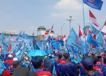 Buruh Demo Besar-besaran di DPR dan Kemnaker Hari Ini, Berikut Tuntutannya