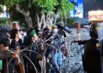 Aksi Massa di Polda DIY Ricuh Buntut Pelajar Tewas di Maluku