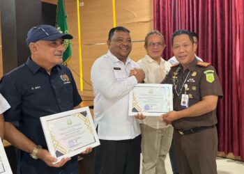 Ⓒ Hak cipta foto di atas dikembalikan sesungguhnya kepada pemilik foto Ⓒ Hak cipta foto di atas dikembalikan sesungguhnya kepada pemilik foto