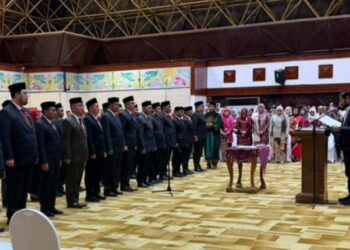 Ⓒ Hak cipta foto di atas dikembalikan sesungguhnya kepada pemilik foto Ⓒ Hak cipta foto di atas dikembalikan sesungguhnya kepada pemilik foto