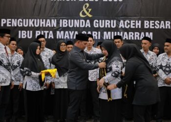 Bunda Guru Dikukuhkan, Bupati Ajak PGRI Jadi Pelindung dan Penggerak Pendidikan Aceh Besar