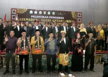 Dihadiri Tiga Kepala Daerah, Keluarga Negeri Antara Resmi Dikukuhkan Gubernur Aceh