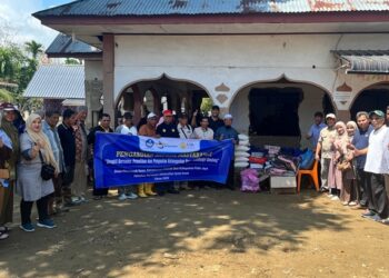 Tim Community Development FP USK Salurkan Bantuan untuk Korban Banjir di Pijay