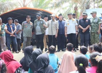 Mendagri dan Wagub Fadhlullah Tinjau Langkahan Aceh Utara Hingga Serahkan Bantuan