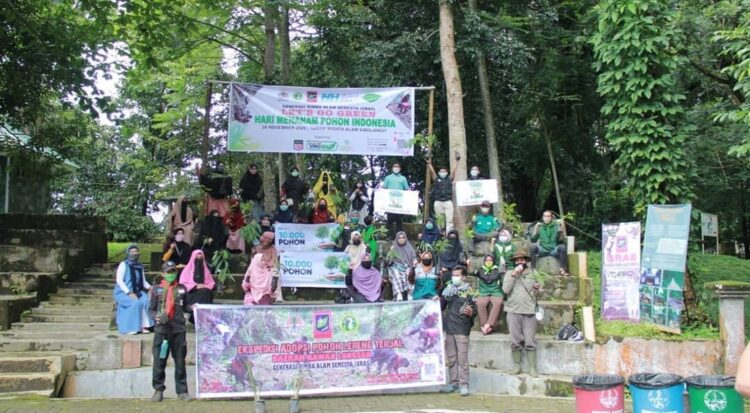 Perhimpunan Penjelajah Alam Bencana dan Konservasi Generasi Rimba Alam Semesta (GRAS) menggandeng Laznas Nurul Hayat Medan dalam aksi penanaman pohon di Taman Wisata Alam (TWA) Sibolangit, Sabtu (28/11/20). FOTO/Gras. Ⓒ Hak cipta foto di atas dikembalikan sesungguhnya kepada pemilik foto