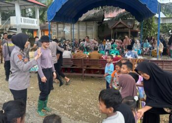 Mahasiswa STIK Angkatan 83 Baksos Pasca Bencana di Napai Woyla
