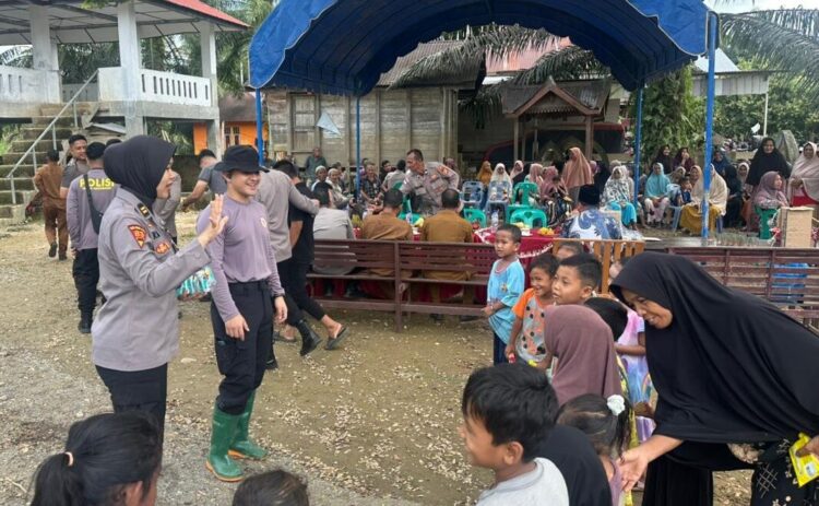 Mahasiswa STIK Angkatan 83 Baksos Pasca Bencana di Napai Woyla