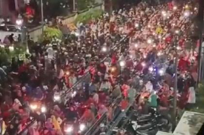 Viral Ribuan Warga Sumenep War Tempat Tarawih sejak Sore demi Dapat Zakat Mal